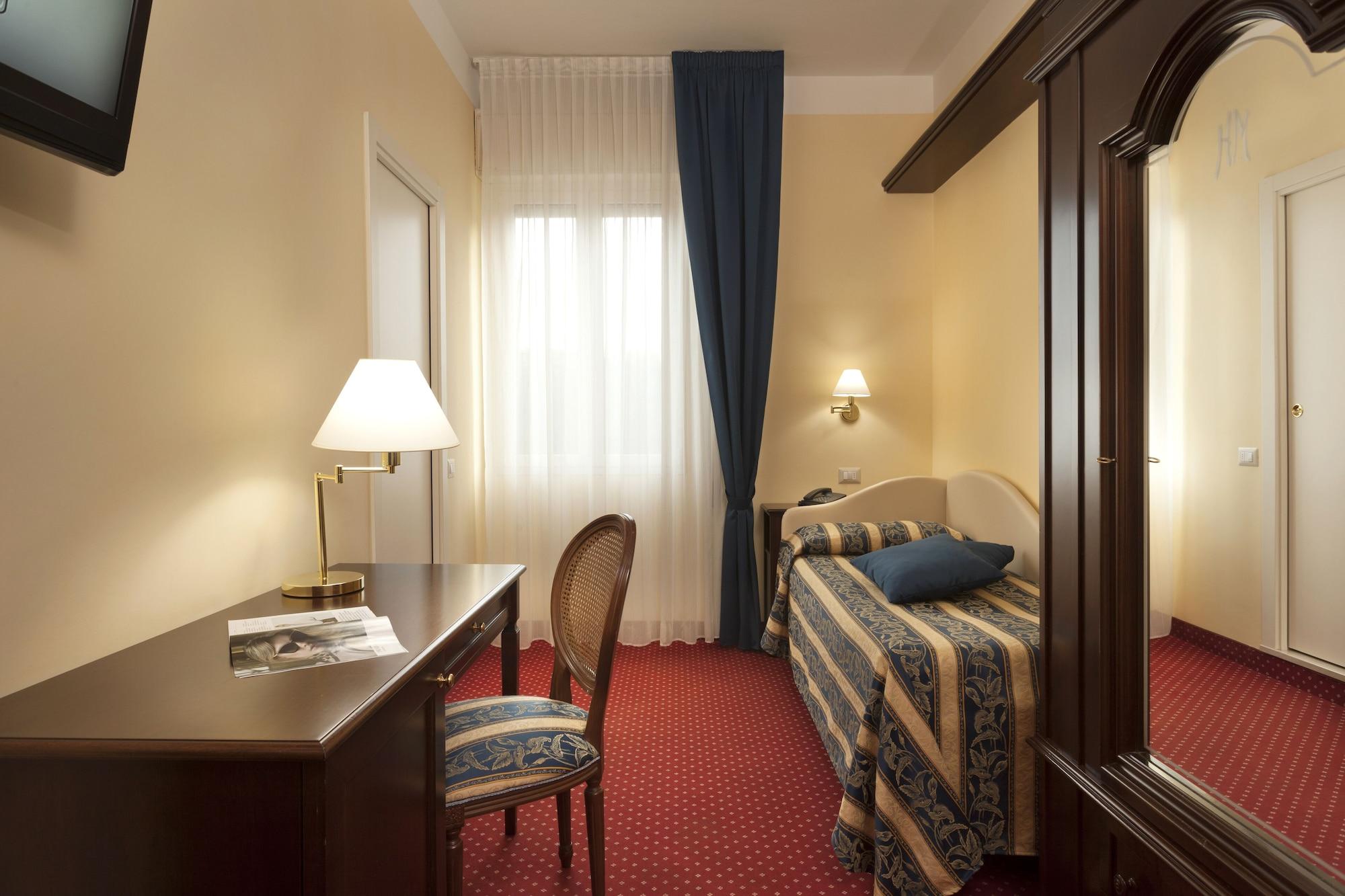 Hotel Milano Helvetia - In Centro Con Piscina Риччоне Экстерьер фото
