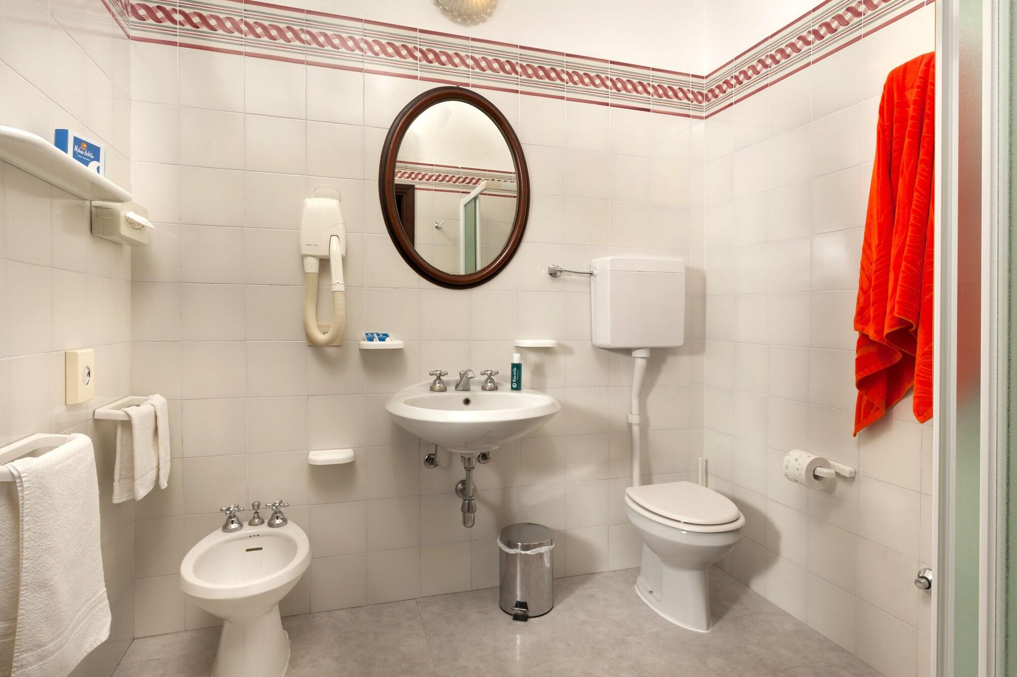 Hotel Milano Helvetia - In Centro Con Piscina Риччоне Экстерьер фото