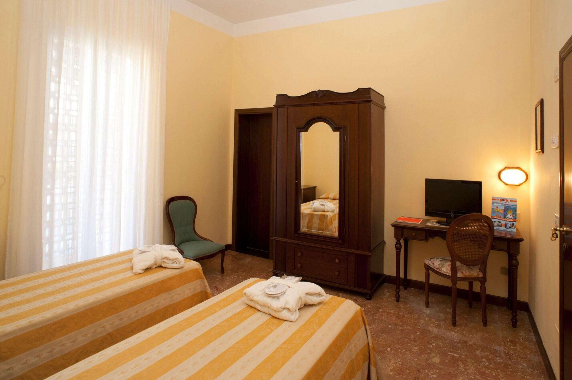 Hotel Milano Helvetia - In Centro Con Piscina Риччоне Экстерьер фото
