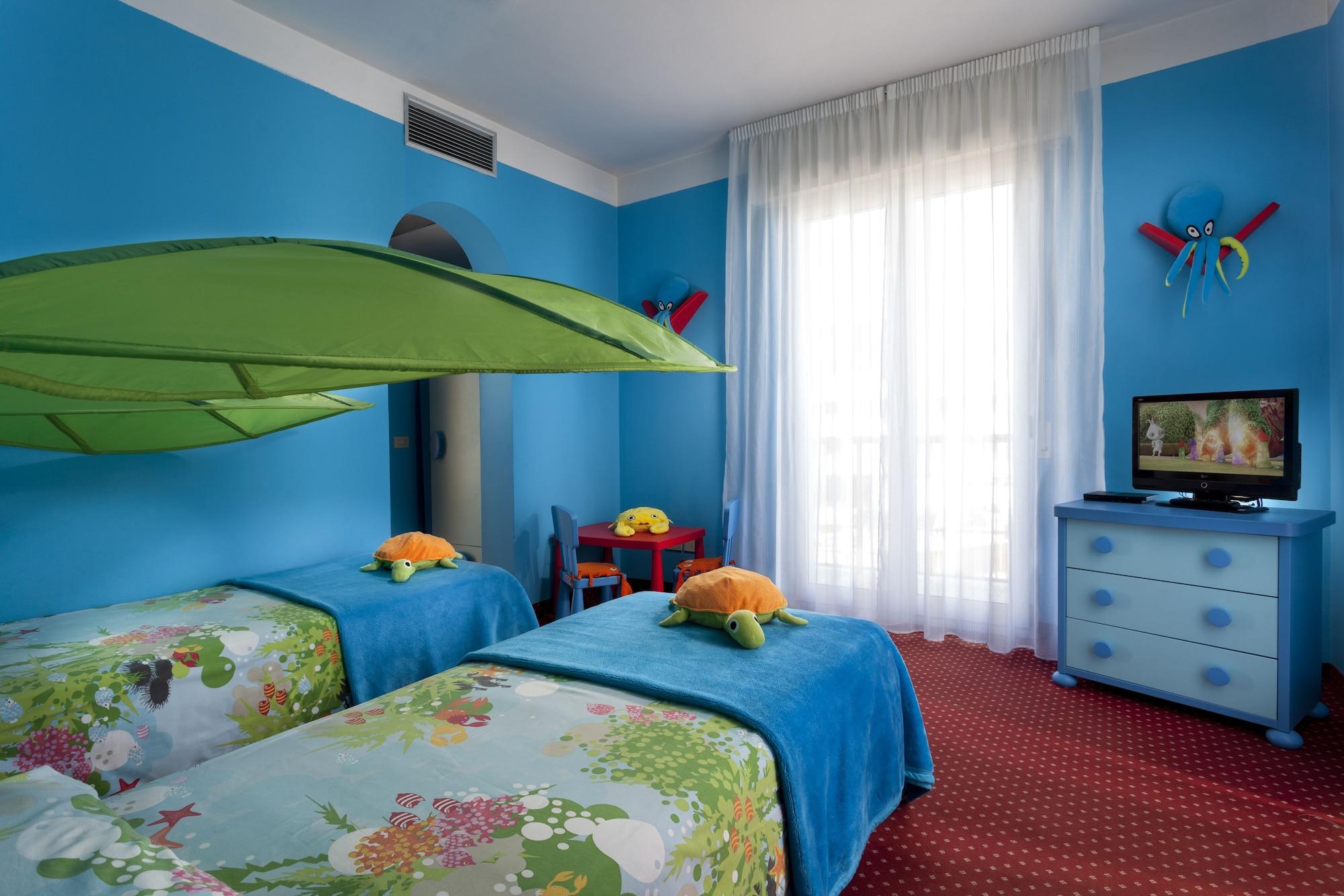 Hotel Milano Helvetia - In Centro Con Piscina Риччоне Экстерьер фото