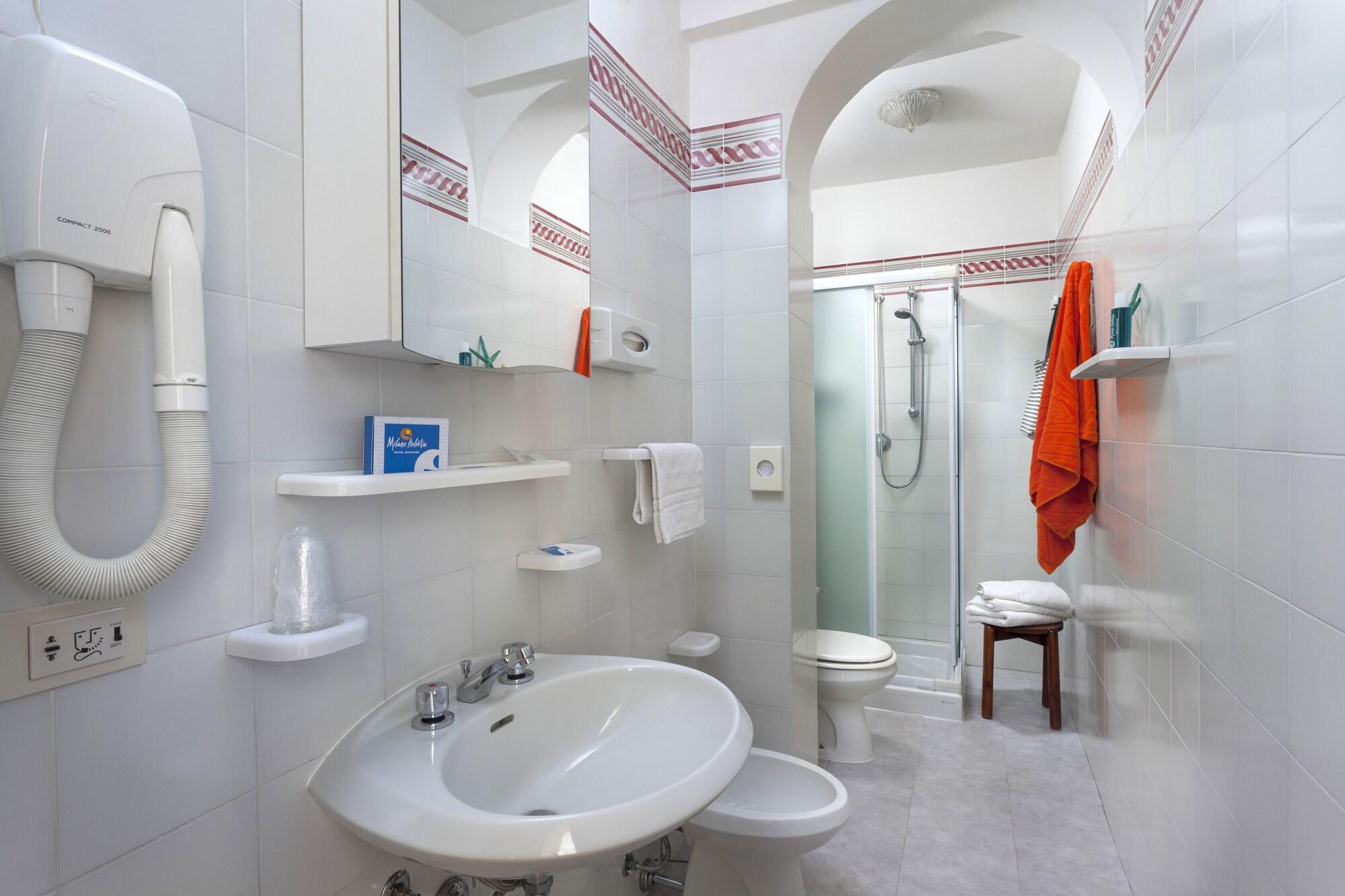 Hotel Milano Helvetia - In Centro Con Piscina Риччоне Экстерьер фото