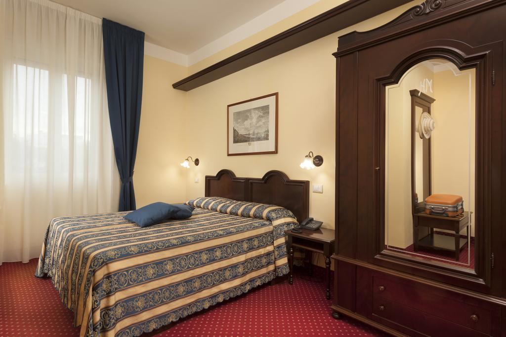 Hotel Milano Helvetia - In Centro Con Piscina Риччоне Экстерьер фото